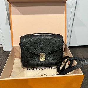 AUTHENTIC Louis Vuitton Pochette Métis